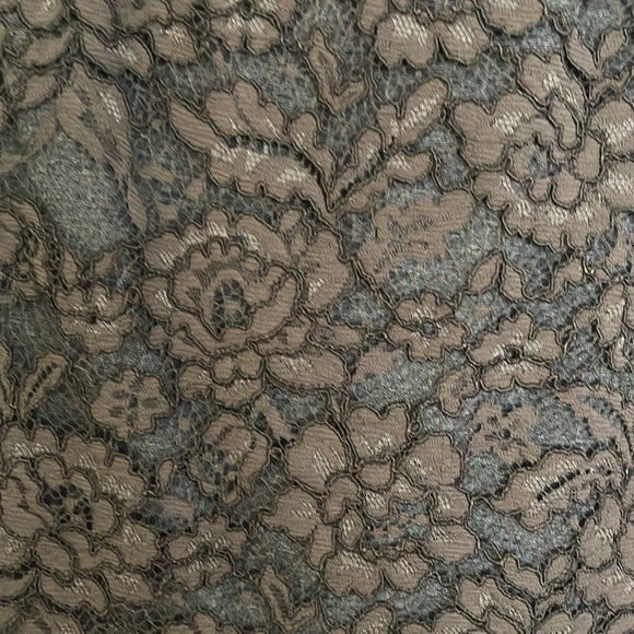 Women’s Loft Gray Pencil Skirt with Brown Lace - Size 4 - Picture 2 of 5